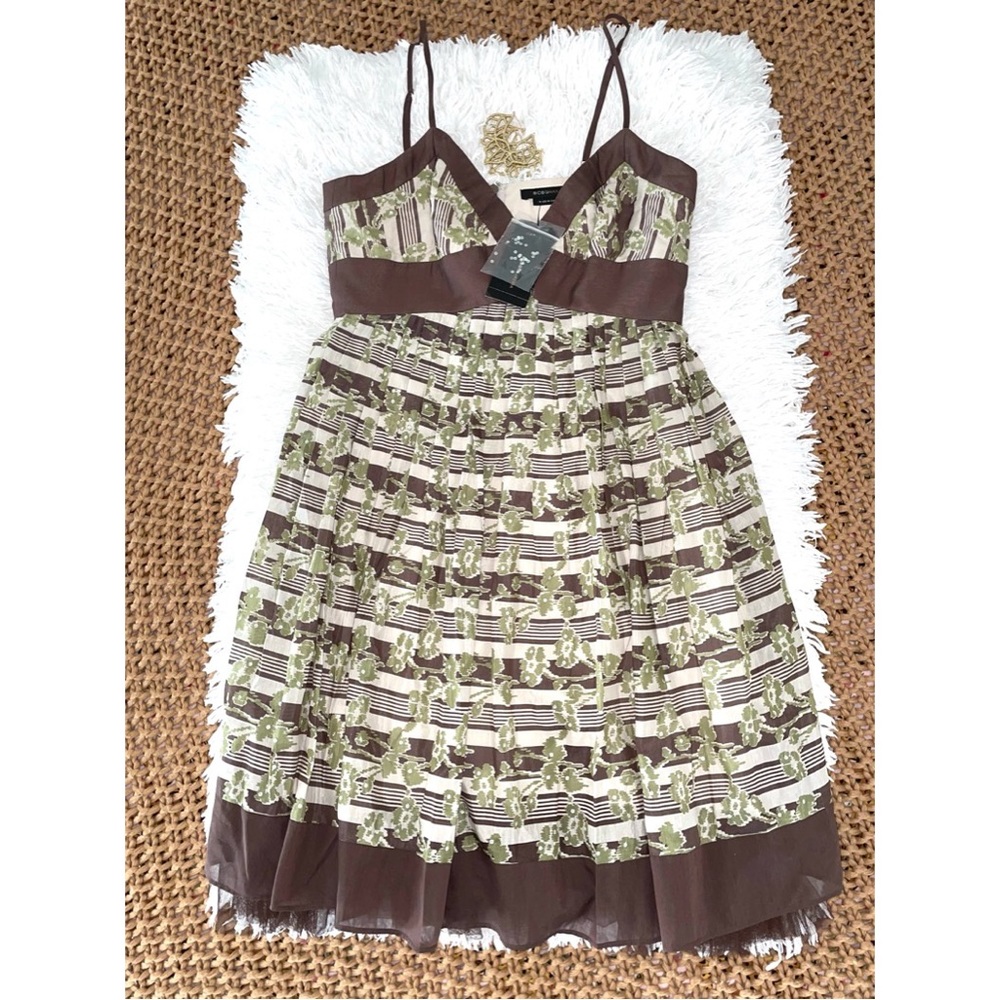 New BCBGMAXAZRIA Floral Dress With Tags, Size 4.